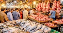 রোজার প্রথম শুক্রবারে মাছ–মাংসের চড়া দাম