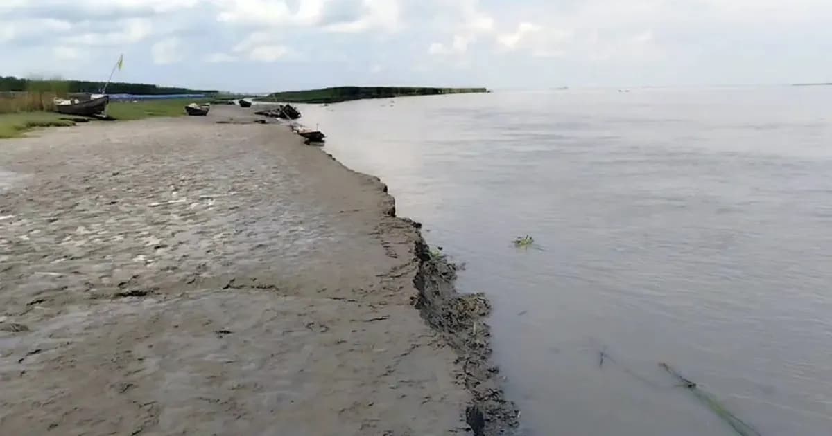 মেঘনায় নৌপুলিশের স্পিডবোটের ঢেউয়ে তলিয়ে গেল শিশু