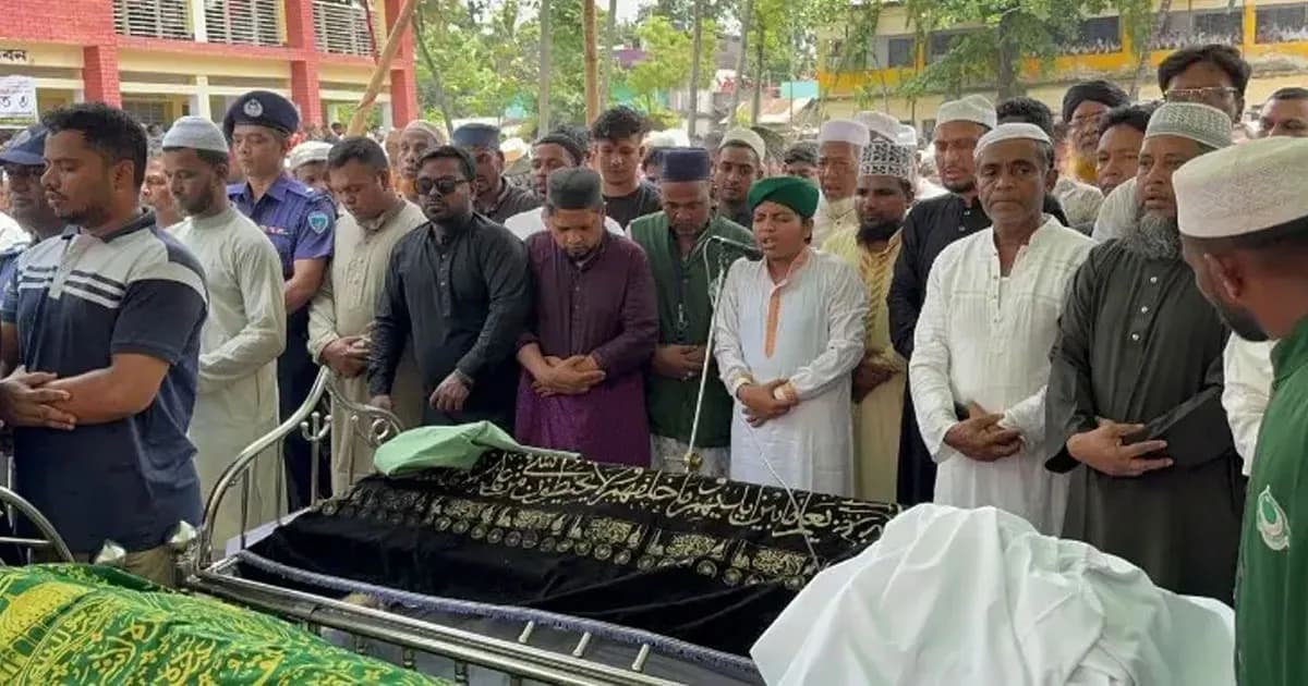 একসঙ্গে জানাজা, পাশাপাশি কবরে চিরনিদ্রায় শায়িত চার ভাই