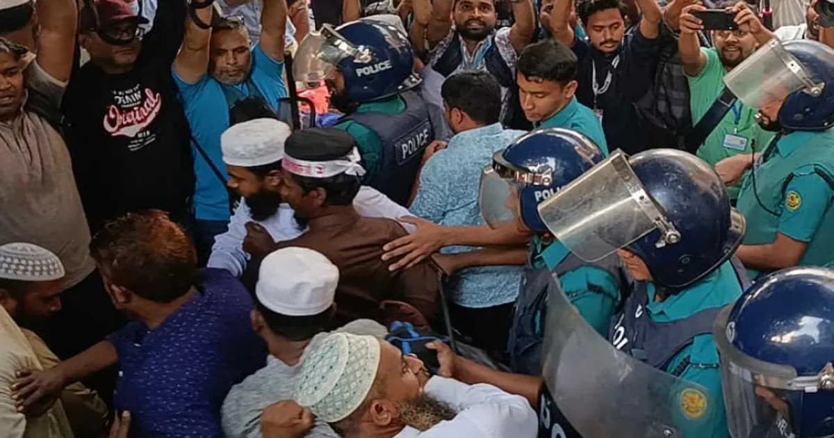 নন-এমপিও শিক্ষকদের উপর জলকামান-সাউন্ড গ্রেনেড নিক্ষেপ, আহত ৪