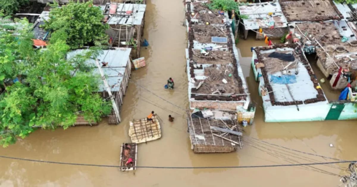 বন্যা ও ভূমিধসে ভারতে ৫৬, নেপালে ১৪ জনের মৃত্যু