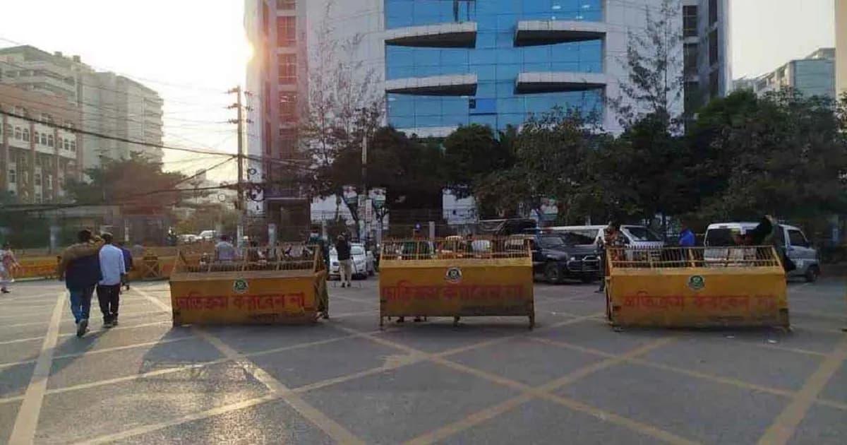 তফসিল ঘোষণাকে কেন্দ্র করে নির্বাচন ভবনে কঠোর নিরাপত্তা