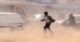 বিশ্বের দূষিত শহরের তালিকায় ঢাকা শীর্ষ পাঁচে