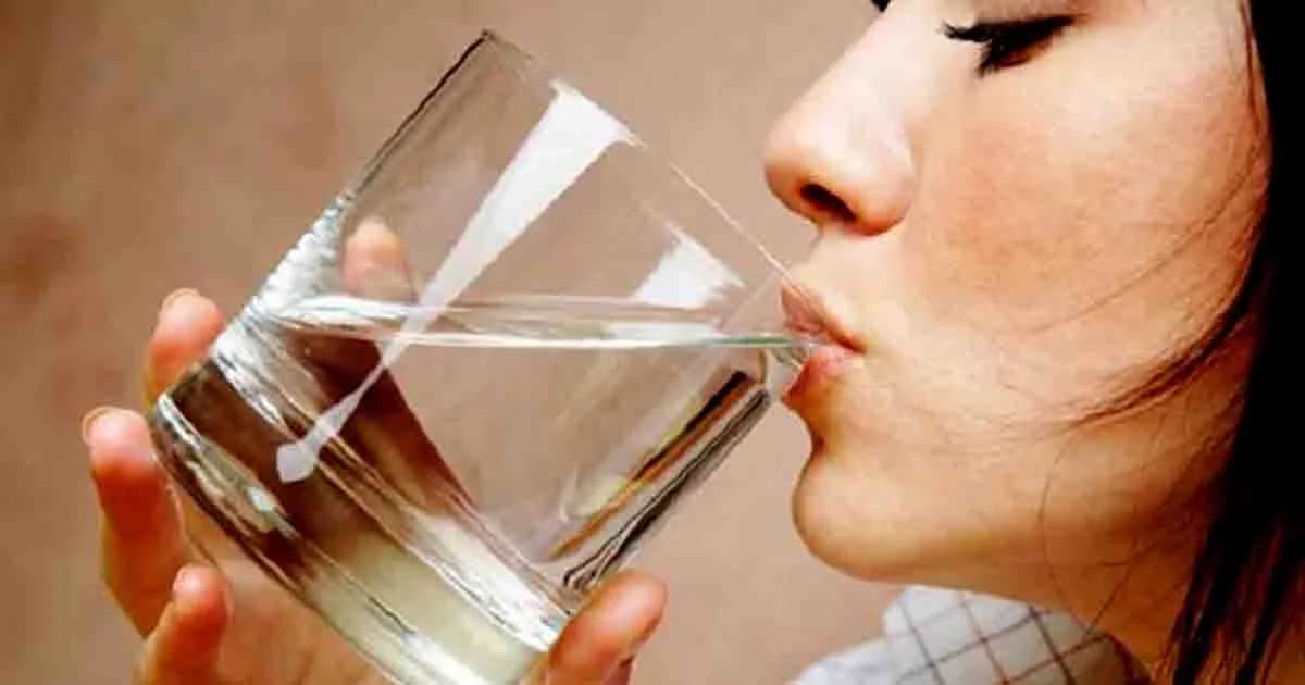 অমুসলিমের পান করা অবশিষ্ট পানি কি নাপাক