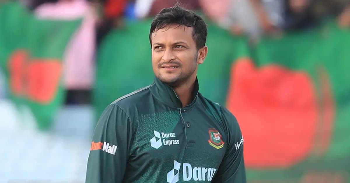 ক্রিকেট হিরো থেকে বিতর্কের কেন্দ্রে সাকিব