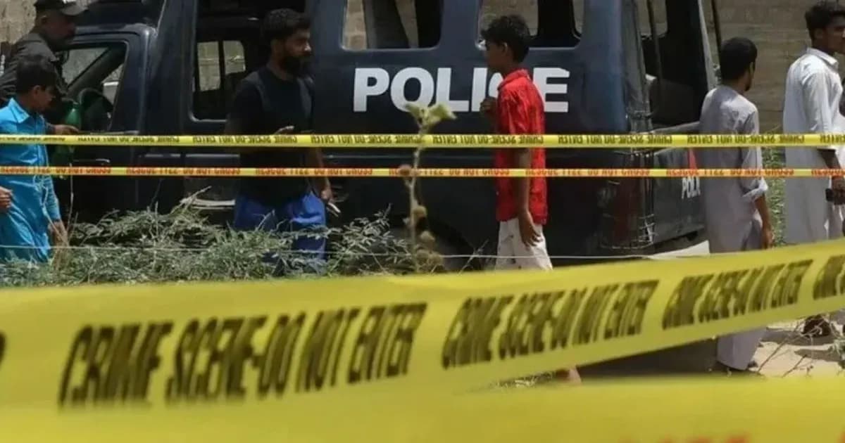 ট্রাফিক পুলিশের গাড়ি লক্ষ্য করে হামলা, পাকিস্তানে নিহত তিন