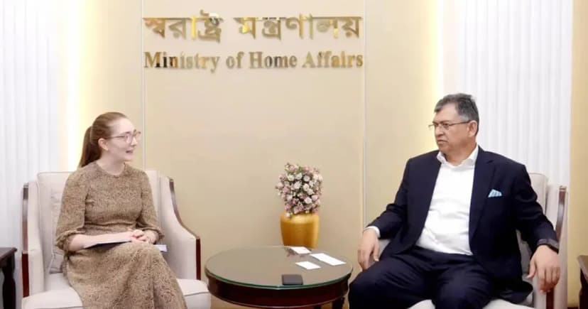 স্বরাষ্ট্রমন্ত্রীর সঙ্গে ডেমোক্রেসি ইন্টারন্যাশনালের প্রতিনিধিদলের সাক্ষাৎ