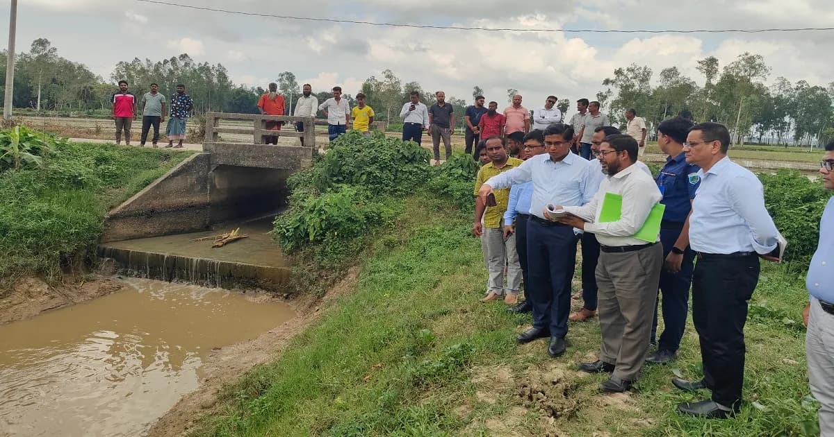 খাল খননসহ শেরপুরে দিনব্যাপী কর্মসূচি পরিদর্শনে জেলা প্রশাসক