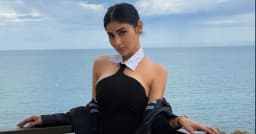 বিচ্ছেদের খবরের মাঝেই কানে ফুরফুরে মেজাজে মৌনী