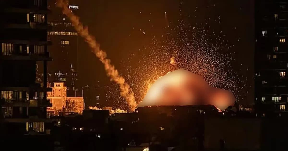 ইসরায়েলের আকাশে বিস্ফোরণ, ইরান থেকে ক্ষেপণাস্ত্র ছোড়ার দাবি