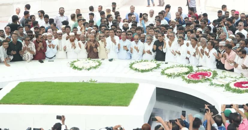 শহীদ জিয়া ও বেগম খালেদা জিয়ার মাজারে ৪২ জেলা পরিষদ প্রশাসকের শ্রদ্ধা