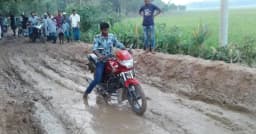 কর্দমাক্ত সড়কে দুর্ভোগে রেমা-কালেঙ্গাবাসী, দ্রুত সংস্কারের দাবি