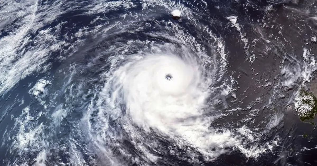 ভারতে ২৪ ঘণ্টার মধ্যে আঘাত হানতে পারে ঘূর্ণিঝড় ‘ডিটওয়াহ’