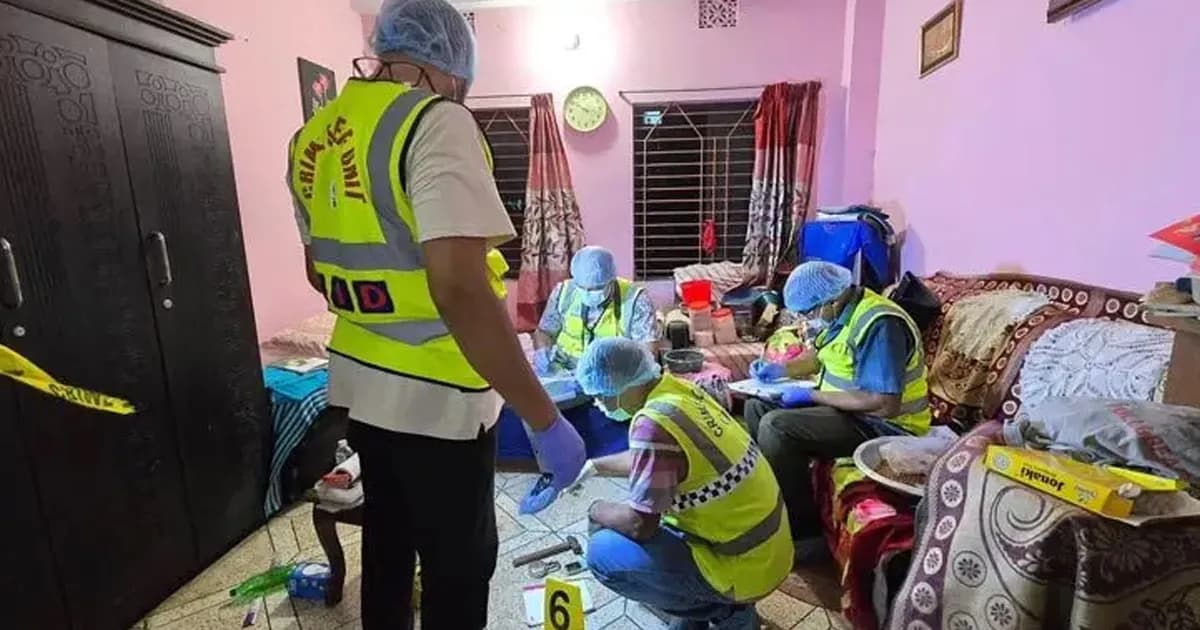 চার সন্তান থেকেও একা, বন্ধ ঘরে মিলল মায়ের অর্ধগলিত মরদেহ