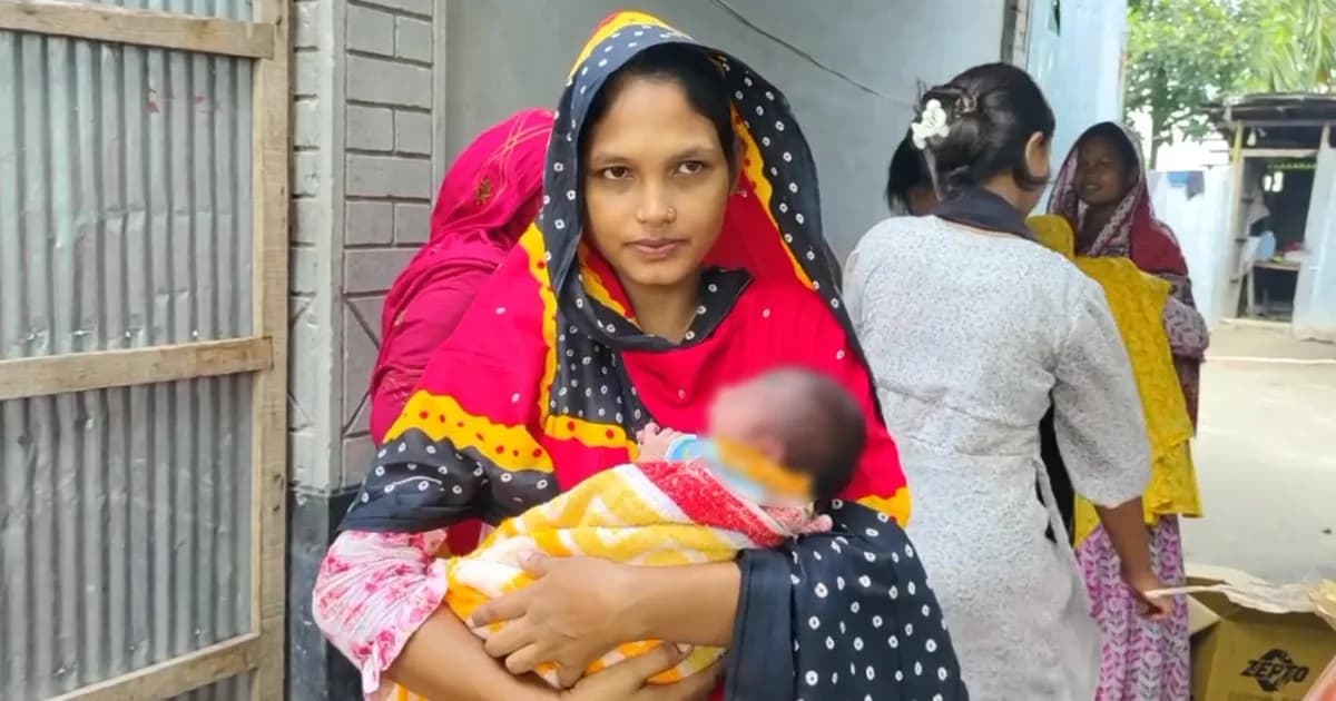 চলন্ত বাসে সন্তান প্রসব, নবজাতকের নাম ‘আনাস’