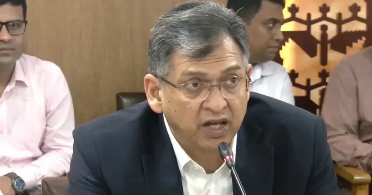 সাইবার আইনে সাংবাদিক গ্রেপ্তারে আদালতের অনুমতির প্রস্তাব