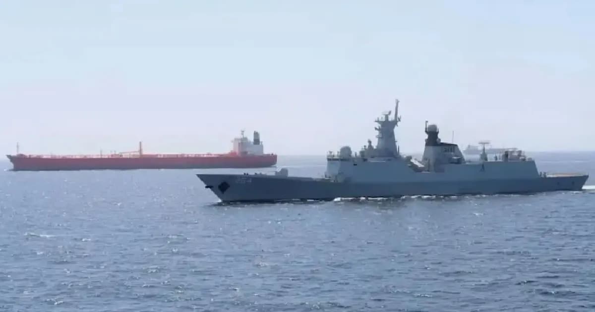 হরমুজ প্রণালী দিয়ে পাকিস্তানের ২০ জাহাজকে পার হতে দেবে ইরান