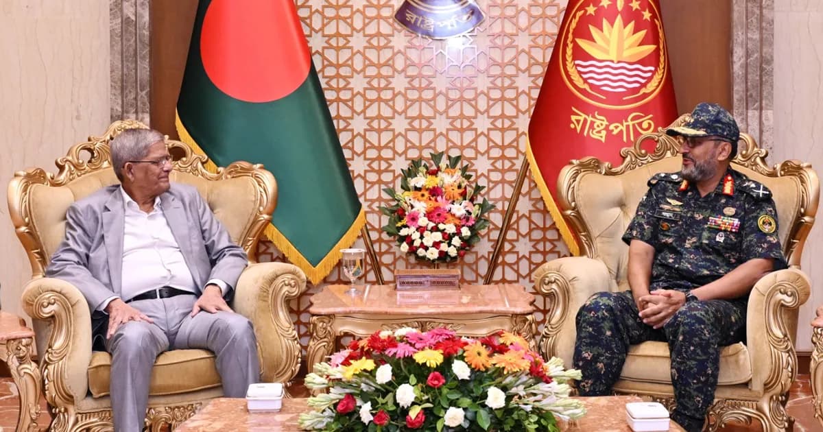রাষ্ট্রপতির সঙ্গে আনসার-ভিডিপি মহাপরিচালকের সৌজন্য সাক্ষাৎ