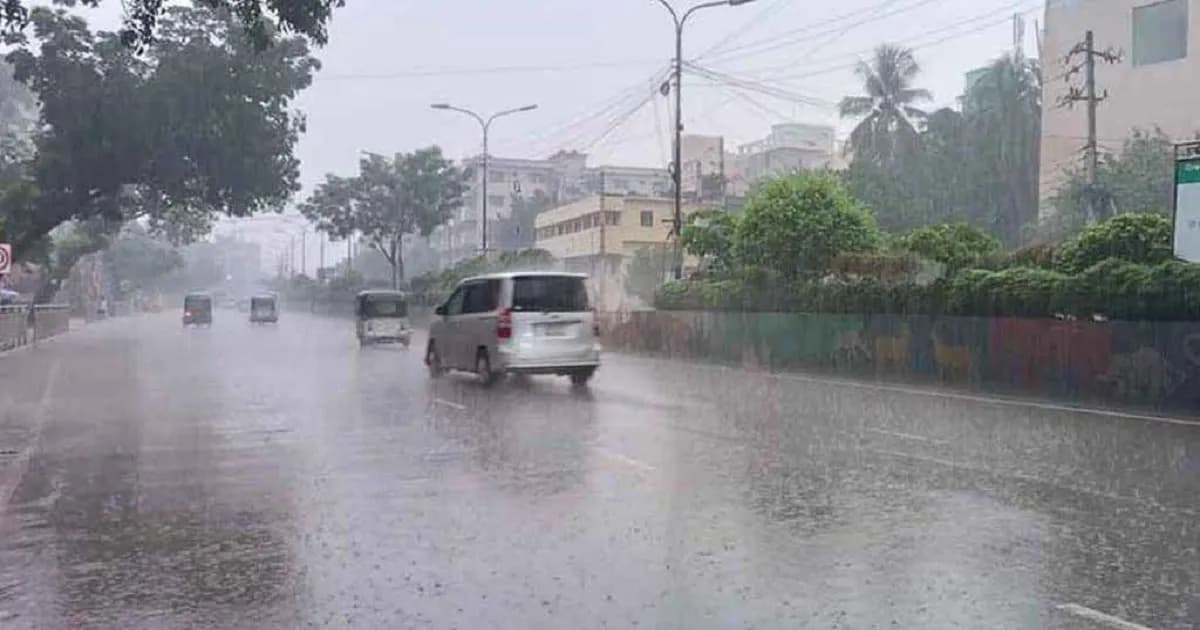 দুই দিনের বিরতির পর ঢাকায় আবারও বৃষ্টি