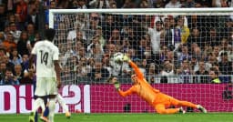 এল ক্লাসিকোয় রেগে যাওয়া সতীর্থদের প্রতি বার্সা গোলরক্ষকের অনন্য পরামর্শ