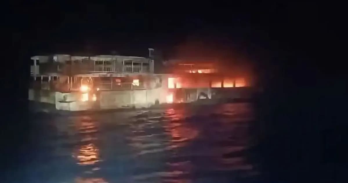 ফিলিপাইনে যাত্রীবাহী জাহাজে অগ্নিকাণ্ডের ঘটনায় নিহত ৭৭