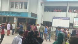 টিকা দিতে যাওয়ার পথে পিকআপের ধাক্কায় নানি-নাতনির মৃত্যু