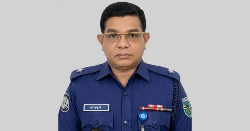 জমি দখলের মহারাজ ফতুল্লার ওসি মাহবুব