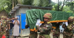 গোলাবর্ষণে নিহত সেনাসদস্য পিয়াসের রাষ্ট্রীয় মর্যাদায় দাফন