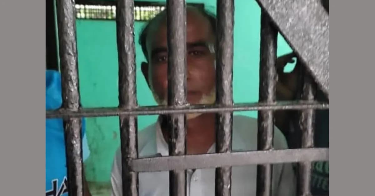 যুবলীগকর্মীকে ধরতে বাসায় অভিযান, না পেয়ে বাবাকে গ্রেপ্তার