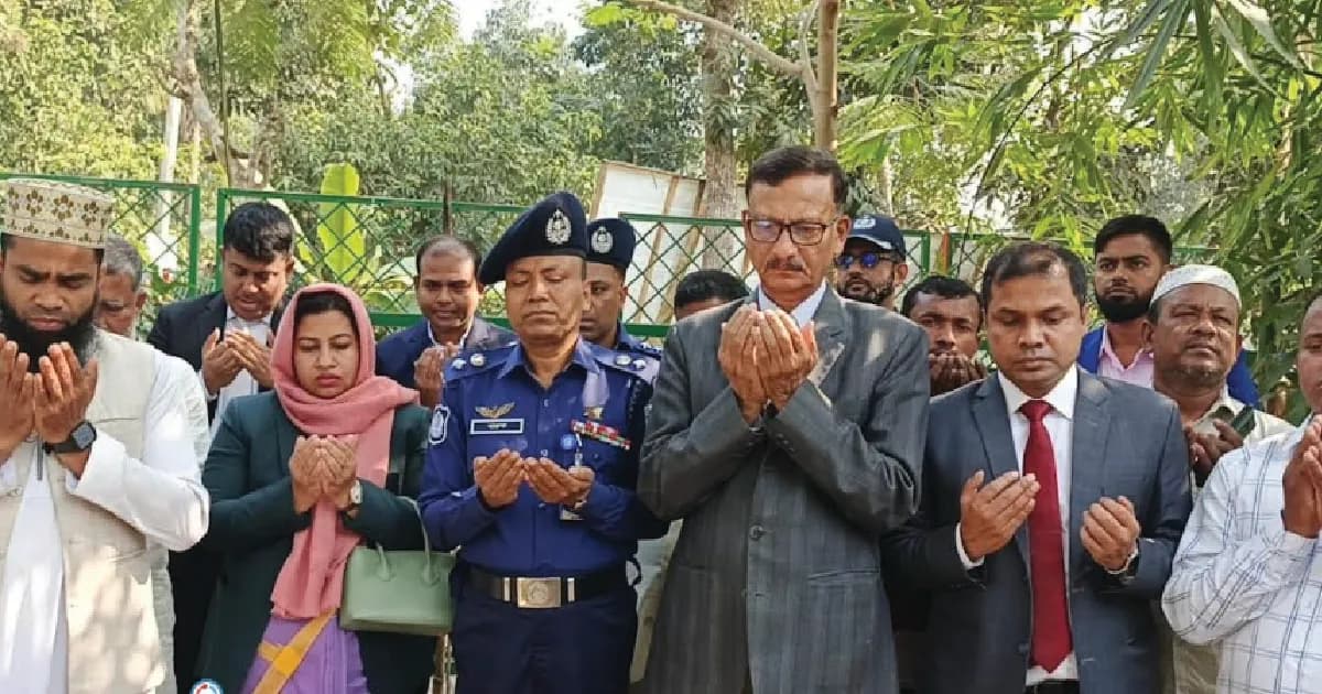 আবু সাঈদের কবর জিয়ারত করলেন পররাষ্ট্র উপদেষ্টা