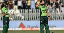 বাদ পড়ার জবাব ব্যাটে দিলেন সালমান, শ্রীলঙ্কাকে হারাল পাকিস্তান