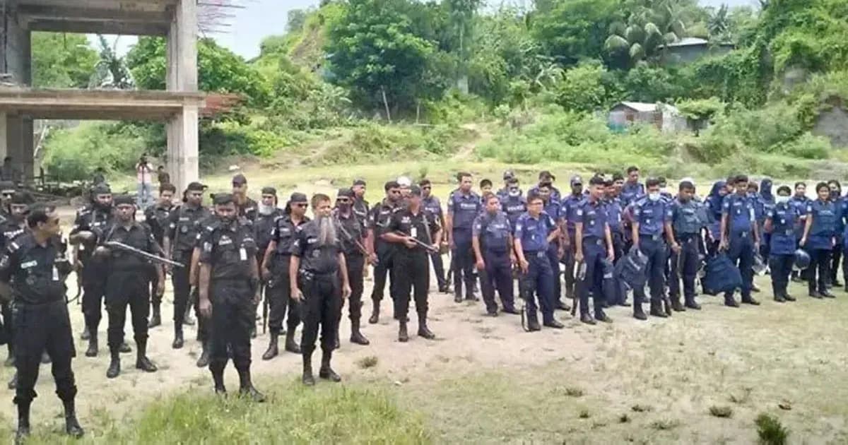 চট্টগ্রামের জঙ্গল সলিমপুরে সাঁড়াশি অভিযান যৌথ বাহিনীর