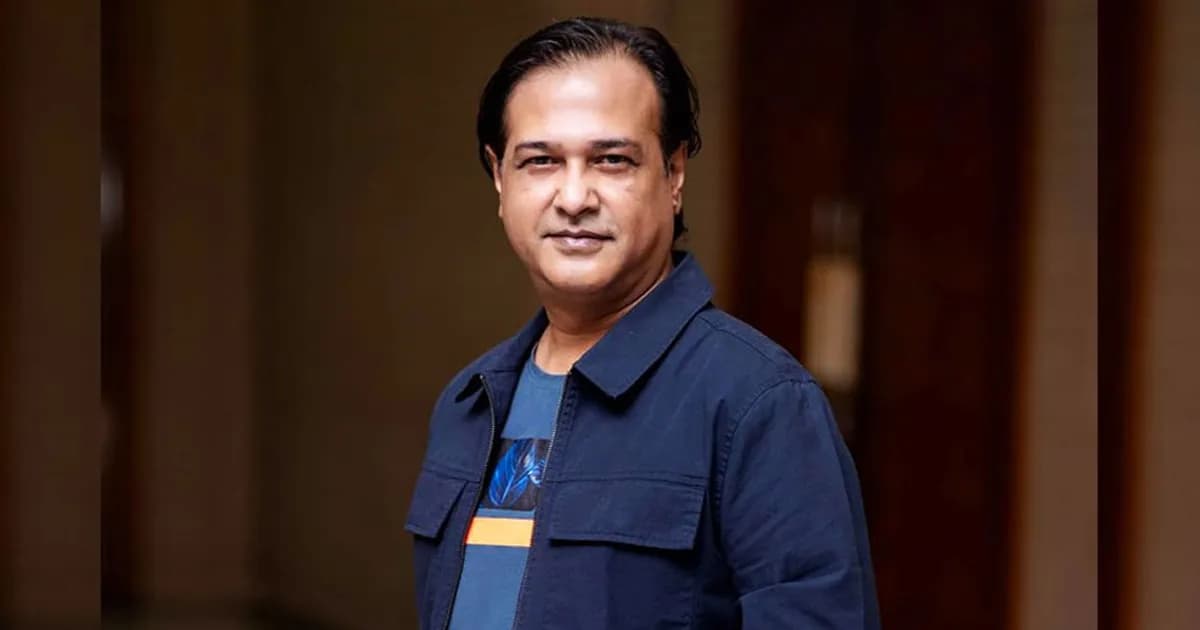 বিদেশি মদ রাখার মামলায় আদালতে আসিফ আকবর