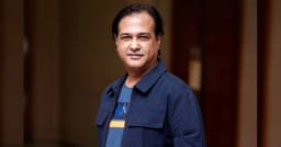 বিদেশি মদ রাখার মামলায় আদালতে আসিফ আকবর