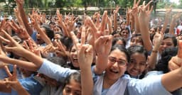 এইচএসসিতে পাসের হার ৫২.১২ শতাংশ