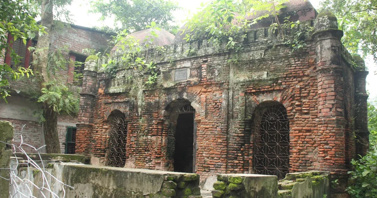 অযত্ন-অবহেলায় ধ্বংসের পথে বাঘার ঐতিহাসিক নারী মসজিদ