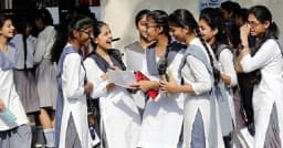 শিক্ষাপ্রতিষ্ঠানের ছুটির তালিকা থেকে শুক্র-শনি বাদ দেওয়ার দাবি