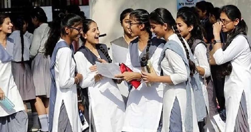 শিক্ষাপ্রতিষ্ঠানের ছুটির তালিকা থেকে শুক্র-শনি বাদ দেওয়ার দাবি