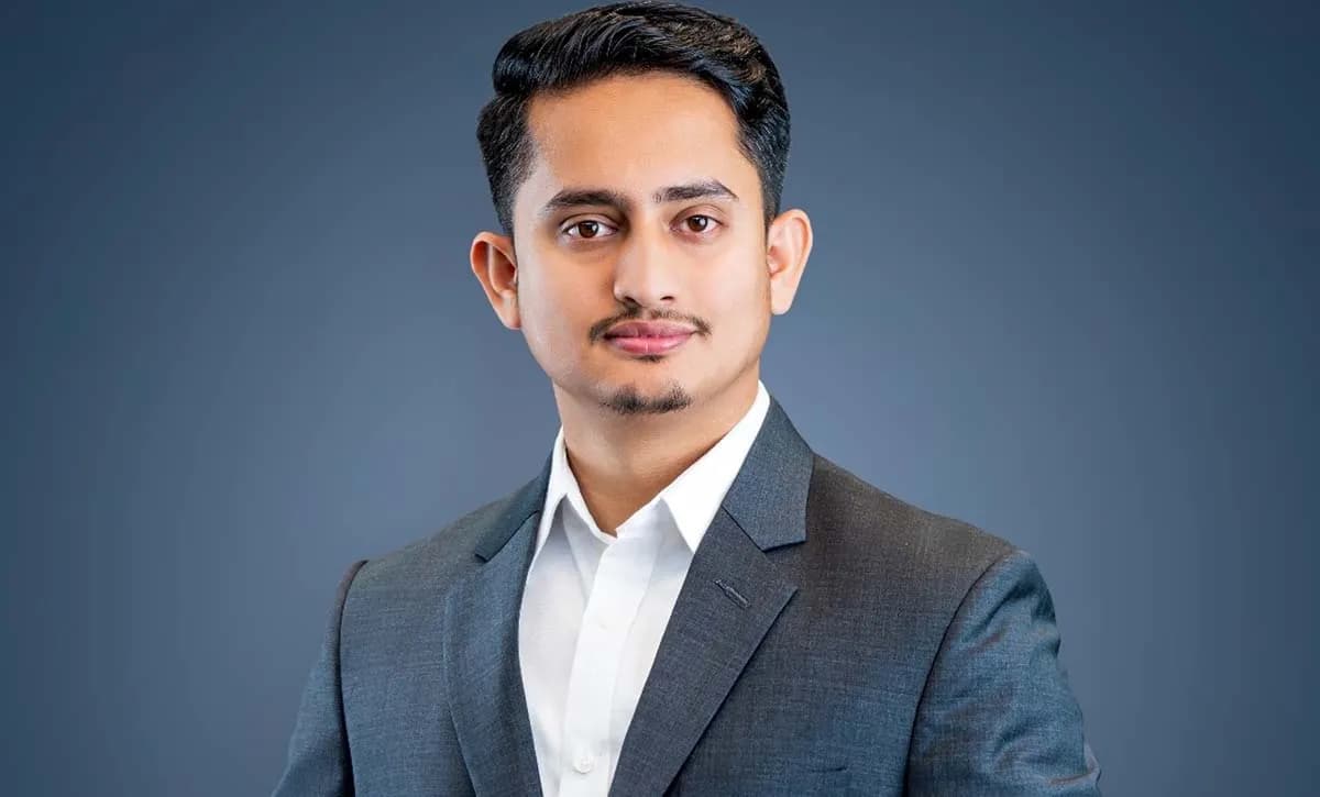সারজিস আলমের গাড়িবহরে ককটেল হামলা