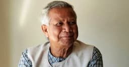 ফ্রান্সে গেলেন ড. ইউনূস, বিমানবন্দরে পেলেন ভিআইপি প্রোটোকল