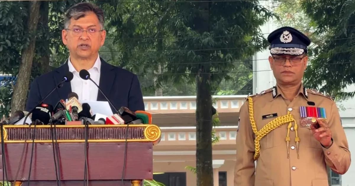 অসহায় মানুষের পাশে দাঁড়িয়ে আস্থা অর্জন করুন