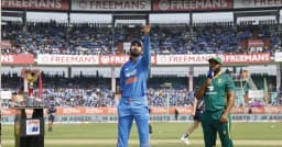 ২০ বারের চেষ্টায় অবশেষে টসে সফল, ভারতীয় দলে উল্লাস!