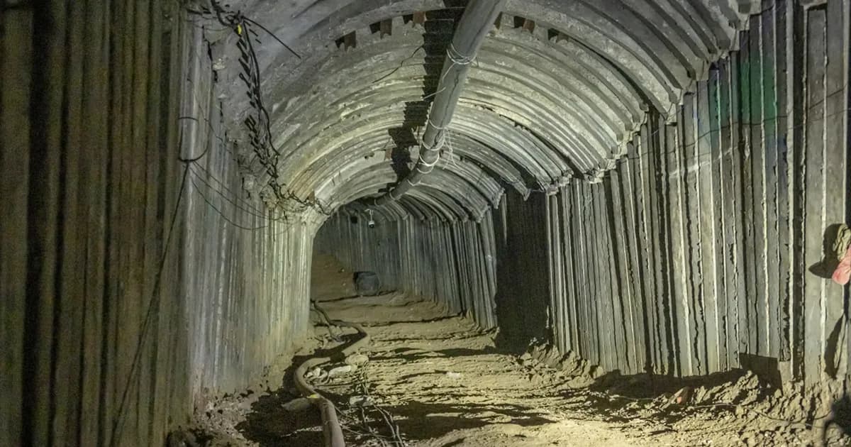 রাফার সুড়ঙ্গে আটকে হামাসের যোদ্ধারা: খাবার-পানি শেষ, যোগাযোগ বিচ্ছিন্ন