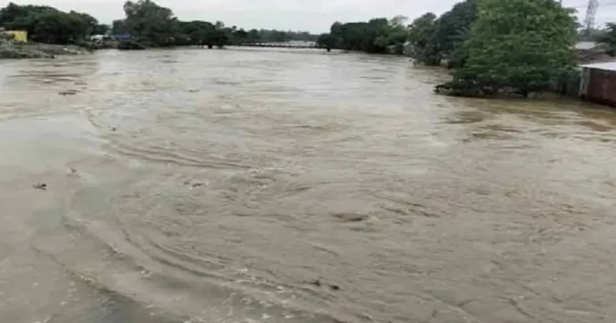 তিন নদীর পানি এখনও বিপদসীমার ওপরে, বাড়ছে নতুন বন্যার আশঙ্কা