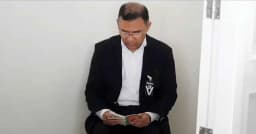 মায়ের মরদেহের পাশে কোরআন তেলাওয়াত করছেন তারেক রহমান