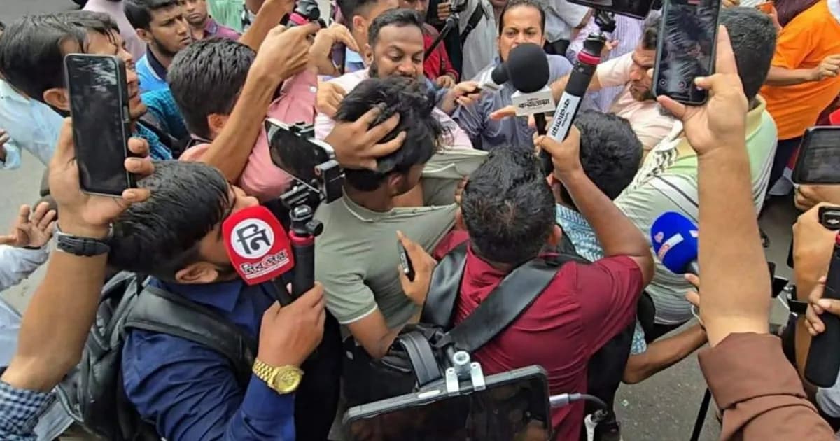 ধানমন্ডিতে ‘আওয়ামী লীগের দোসর’ আখ্যা দিয়ে সাংবাদিকের উপর হামলা