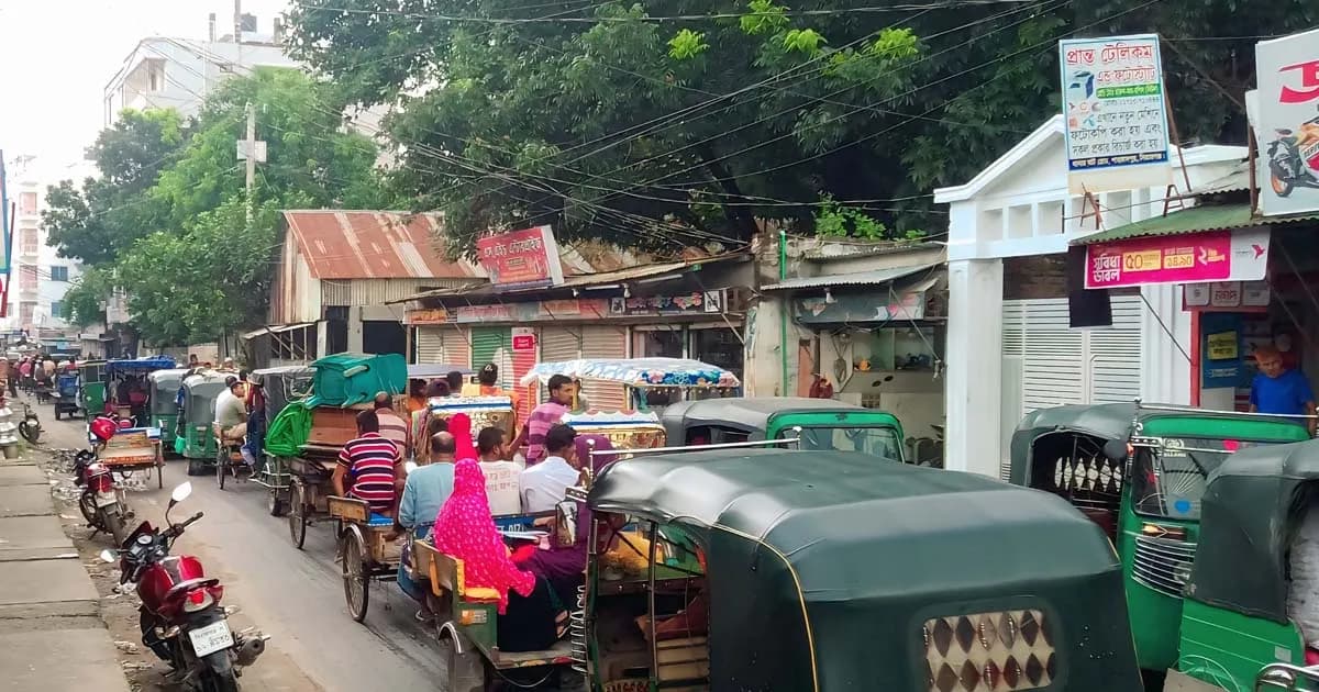 শাহজাদপুরে তীব্র যানজটে বিপর্যস্ত জনজীবন!