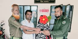 ভালুকায় আনসার সদস্যদের তৎপরতায় বৃদ্ধার হারানো ব্যাগ উদ্ধার