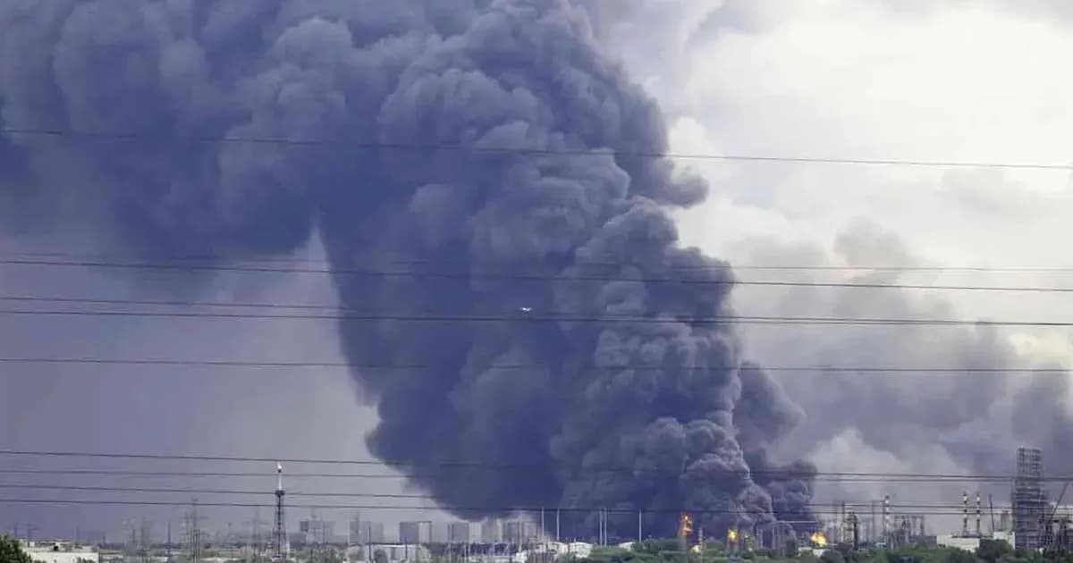 রাশিয়ার বড় তেল টার্মিনালে ইউক্রেনের ভয়াবহ ড্রোন হামলা