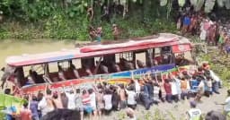 কুষ্টিয়ায়র খোকসায় বাস-ট্রাক সংঘর্ষে নিহত ৩, আহত ২৫